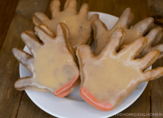 Sweets to the Sweet: “Candyman” Severed Hand Honeybuns Sweets to the Sweet: "Candyman" Severed Hand Honeybuns