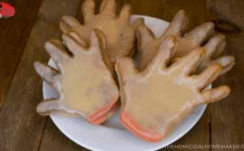 Sweets to the Sweet: “Candyman” Severed Hand Honeybuns Sweets to the Sweet: "Candyman" Severed Hand Honeybuns